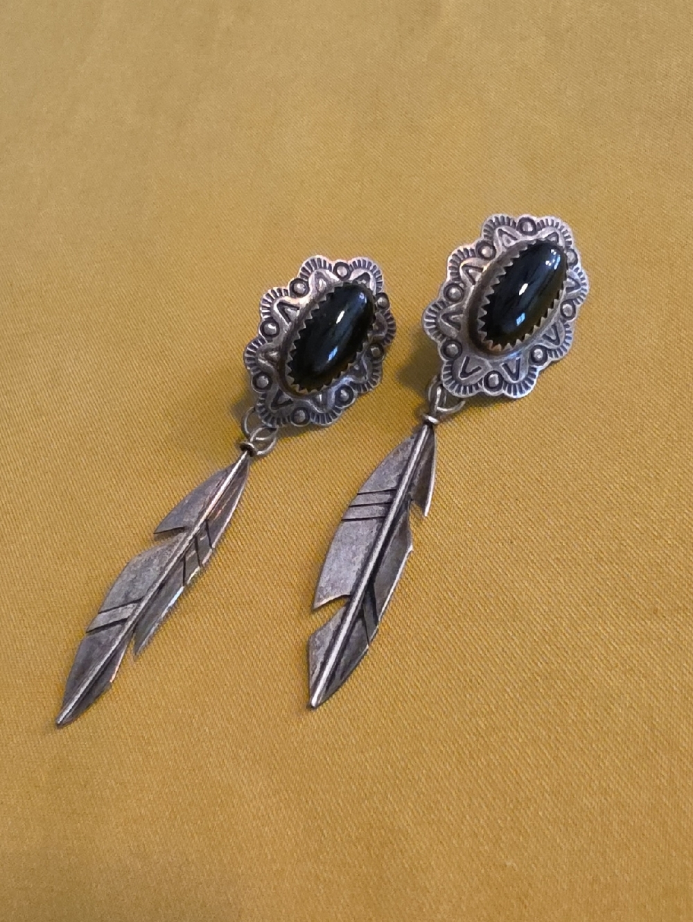 Vera Jane-Navajo Silversmith-Sterling (Not Marked) Black Stone Feather Earrings